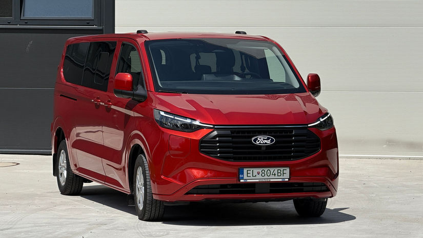 Ford Transit Custom PHEV je komfortny prakticky a usporny ma ale par chyb