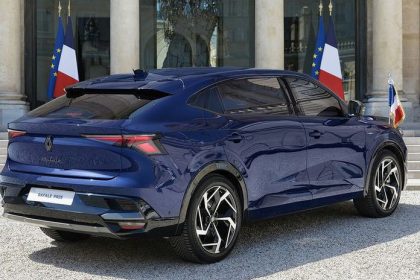 Renault Rafale mieri do Elyzejskeho palaca Vystaci s trojvalcom