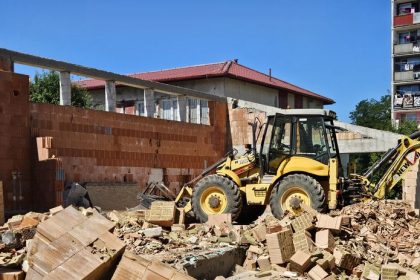 Na Luniku IX likviduju rozostavanu skolku
