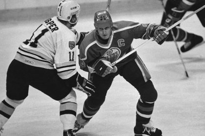 Nevieci to prezijem Najslavnejsi vlastny gol v historii NHL