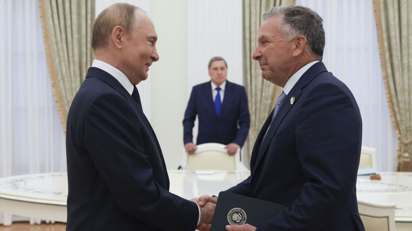 Putin prijal Trumpovho muza v Kremli vymenili si signaly o vojne na Ukrajine Rokovali tri hodiny