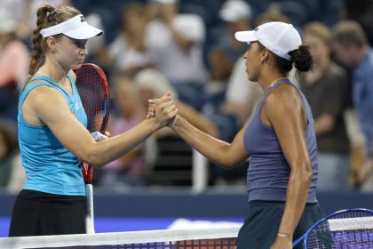 Skaza domacich hviezd Po Pegulovej aj vitazka z Australian Open Swiatekova nedala superke sancu