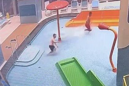 Otec sa v noci vlamal do akvaparku na oslavu synovych narodenin