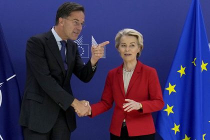 Rutte NATO sa vazne zaobera narusenim GPS signalu lietadla sefky EK