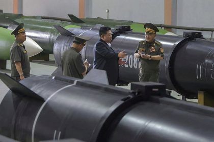 Severna Korea predstavila novu fabriku na rakety