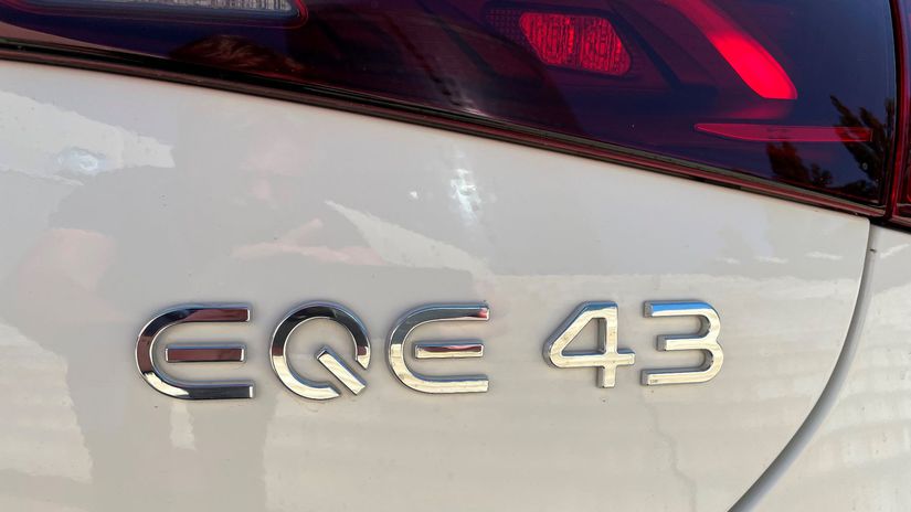 Trapenie konci Mercedesy EQE a EQE SUV odidu