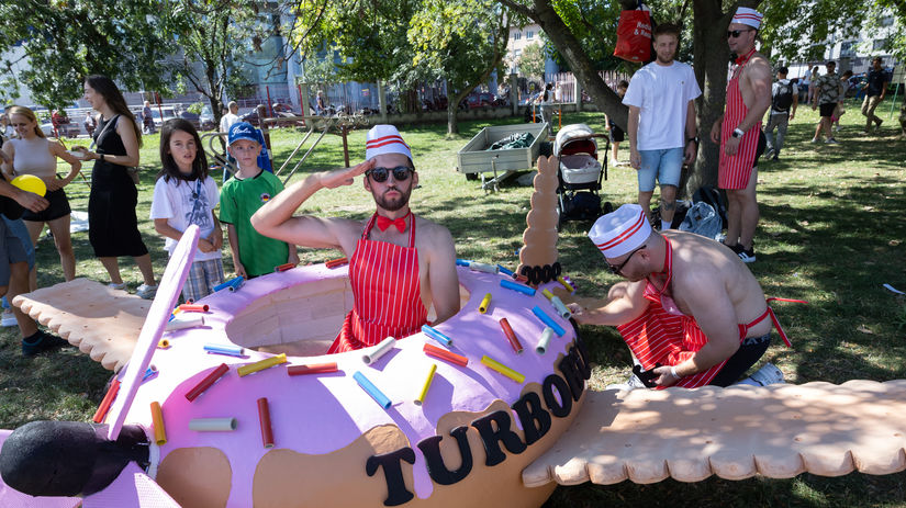 V Bratislave lietali blaznive stroje inzinieri premenili Kuchajdu na letecky cirkus