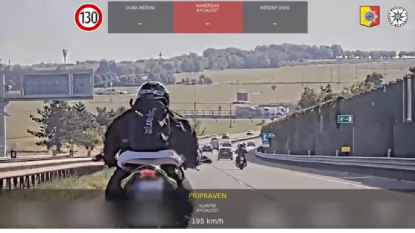 VIDEO Motorkari z dialnice urobili pretekarsky okruh