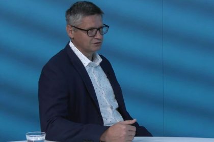 Odbornik z NBS o overovani platieb Petra a Petronela banka akceptuje Kovac a Kolac vas upozorni ale poslete peniaze aj prijemcovi XXX
