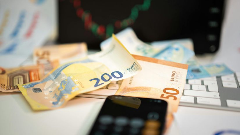 Rekordne premie a nedostatok zamestnancov slovenske firmy ponukaju tisice eur za podpis zmluvy