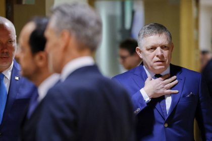 Uder na rusky plyn a tienovu flotilu EU schvalila novy balik sankcii Slovensko stiahlo blokadu