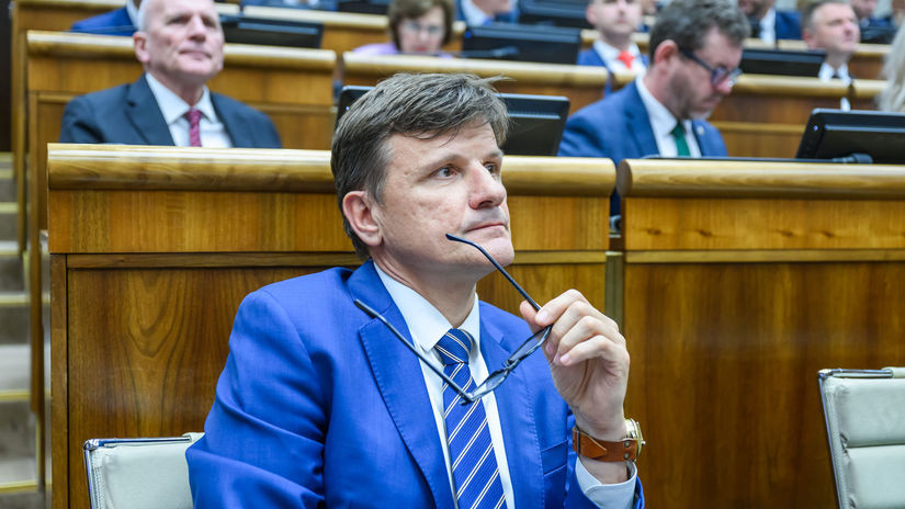Penziony z EU neplnia ucel tvrdi opozicia