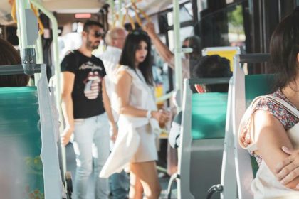 Turisti s Androidom sa mozu pokojne citit Zlodeji idu len po iPhonoch Samsungy vracaju majitelom