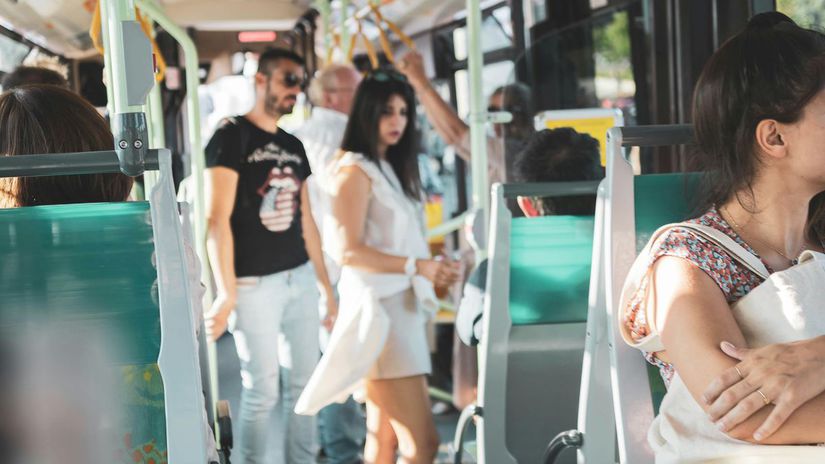 Turisti s Androidom sa mozu pokojne citit Zlodeji idu len po iPhonoch Samsungy vracaju majitelom