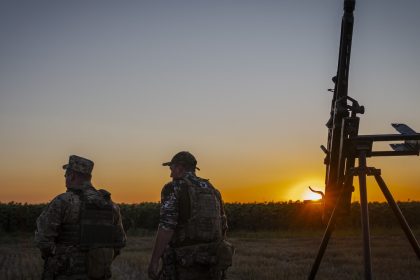 Ukrajinsky front pritahuje novacikov a veteranov