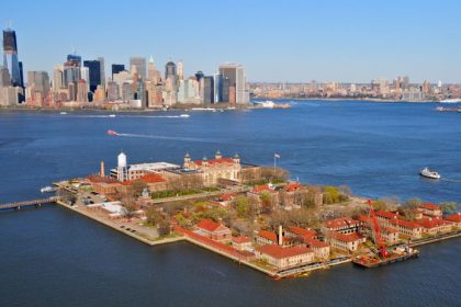 Brana snov a pomnik slz Ellis Island