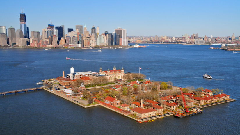 Brana snov a pomnik slz Ellis Island