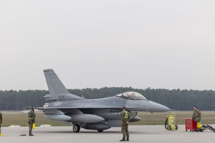 Hotovo Americania vyrobili vsetkych 14 slovenskych F 16