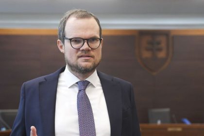 Kubina Osoby z vladnej koalicie chcu ovplyvnit sudy