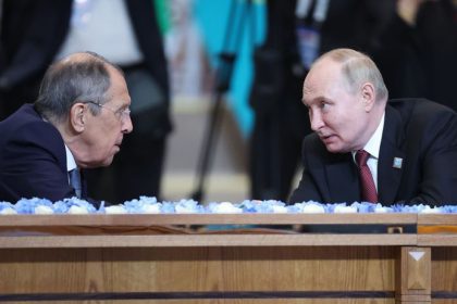 Odkaz z Moskvy Zapad musi pochopit ze Rusko ma na fronte strategicku iniciativu Lavrov trva na neutralite Kyjeva