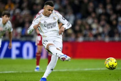 Real znizil stratu na Barcelona Mbappe vyrovnal Ronaldov rekord