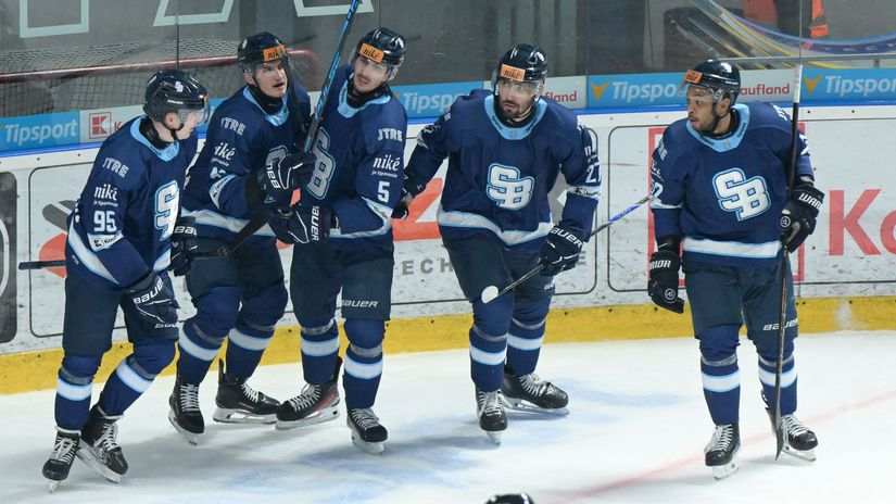 Veduci Slovan v bodovom thraku senzacny obrat Ziliny Nitra doma zakopla Poprad deklasoval Oceliarov