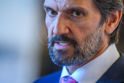 Zahranicny vybor nepreberal delegaciu Kalinaka vo Vietname