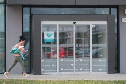 Zdravotnu poistovnu od buduceho roka zmeni vyse 124 tisic poistencov