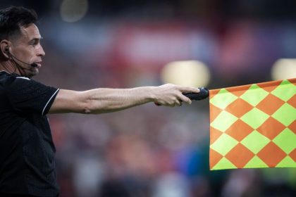 Ak toto prejde bude to revolucia vo futbale FIFA spusti testovaciu fazu noveho pravidla o ofsajde