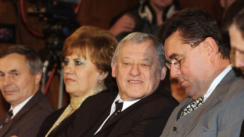 Ako byvaleho slovanistu ma to neskutocne hneva Staci sa pozriet co sa deje na Slovensku Aj hokej je prepojeny s politikou