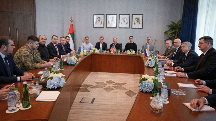 Mierove rozhovory pokracuju Peskov potvrdil pokracovanie trilaterarnych rokoani v Emiratoch