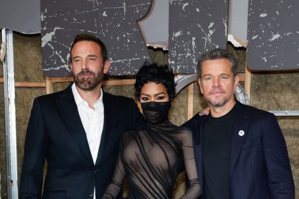 Najprv vystrih na zadku teraz kukla cez tvar Cerstva vitazka Zlateho globusu sokuje a dobyja Hollywood