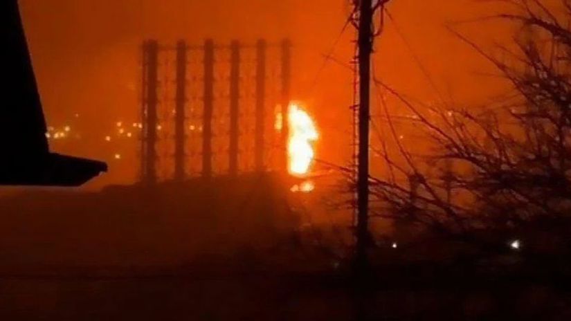 ONLINE Ukrajinci zasiahli rusku rafinriu pri Ciernom mori Putin nariadil rozsirit naraznikove zony na Ukrajine