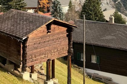 Takmer vertikalna jazda Murren a strma lanovka