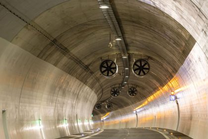 Tunel Visnove bol neprejazdny zrazili sa auta