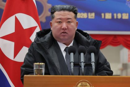 VIDEO V KLDR je zivot skvely Kim Cong un otvoril kupele pre robotnikov navstivil aj zensku cast