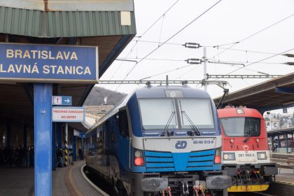 Zeleznice reaguju v hodine dvanastej vyluka na hlavnej trase z Bratislavy do Kosic sposobila chaos lstky si nekupite