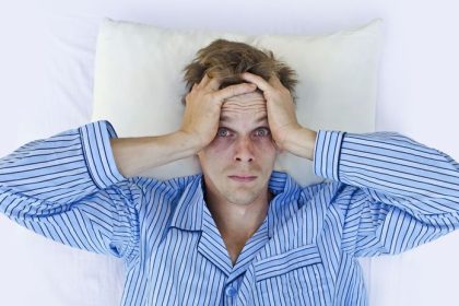 dlhovekost zavisi od dlzky spanku a je urcene kolko hodin je potrebne spat ak spite menej radikalne si tym skracujete zivot