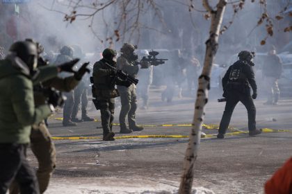 v minneapolise opat strielali agenti imigracneho uradu zasah neprezil 51 rocny muz