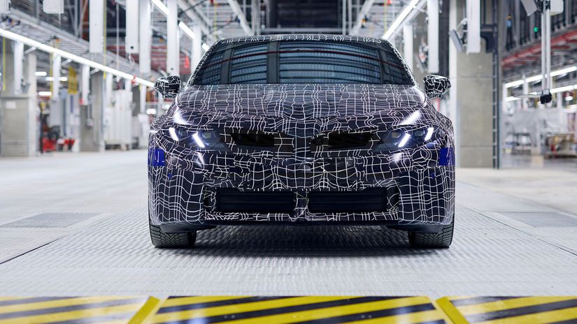 BMW i3 Elektricky sedan sa blizi Prve kusy uz opustaju linky