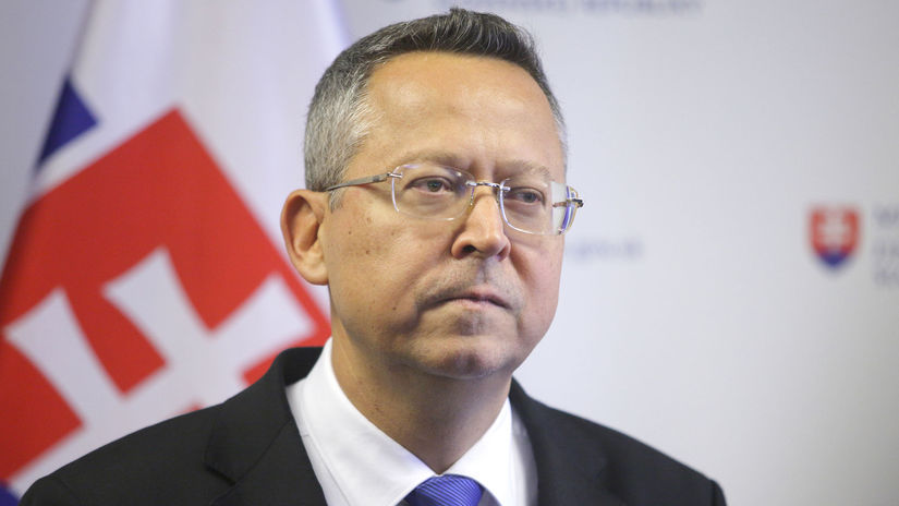 Chcete investovat do slovenskej ekonomiky Vlada si opat pozicia stovky milionov eur od obyczajnych ludi