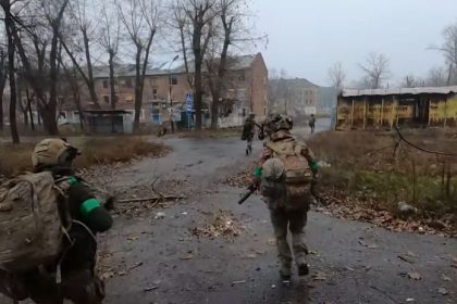 VIDEO Rusom nepomohla ani hmla Elitne ukrajinske jednotky ich porazili takmer sto Aj s pomocou Madara