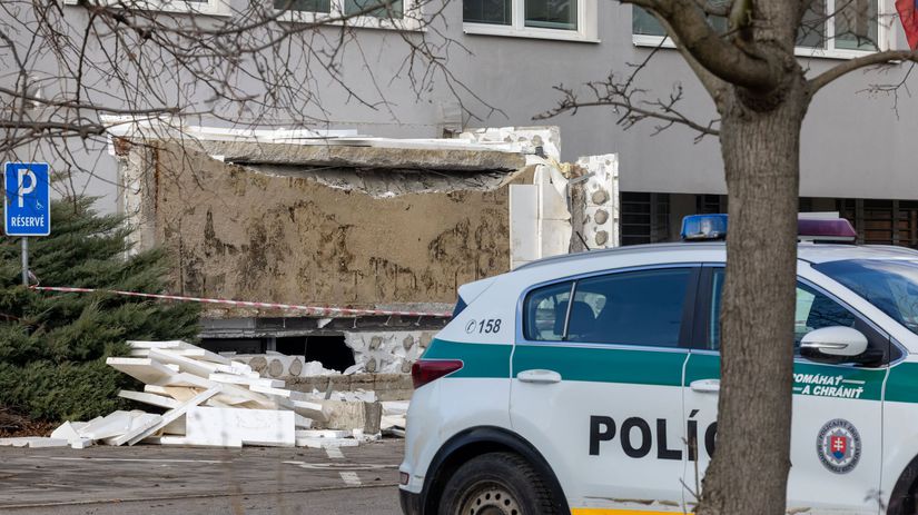 Vedecke spicky o tragedii v Komarne Nevylucujeme ze zrutenie strechy souviselo so zemetrasenim