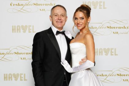 Veresova ako absolutna hviezda veera v svadobnej robe ohromila manzel na nej nemohol spustit oci