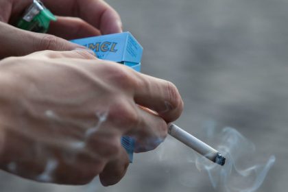 fajcenie sa stava luxusom krabicka cigariet po zvyseni dane zdrazie o desiatky centov