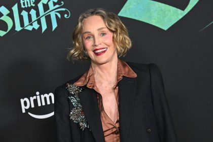 v rakusku panika v amerike triumf sharon stone zabudla na viedensky trapas a ukazala novy uces aj hviezdny usmev