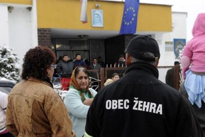 Horuca krev v Zehre opat vzblkla Lietali peste kosy i macety ludia skoncili v nemocnici
