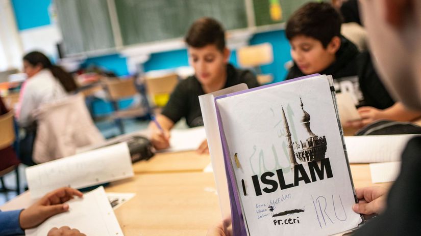 Je ramadan zahodte chlieb do kosa Moslimsky post rozdelil ziakov na nemeckej skole
