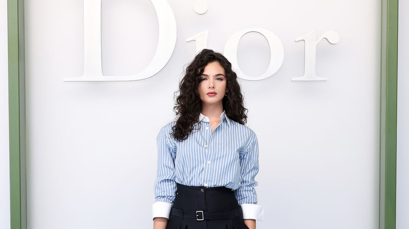 Jedna je dcera oblibenej Bellucci druha sa narodila najslavnejsiej ukrajinskej modelke dcery slavnych kras uz ohuruju aj bez svojich mam