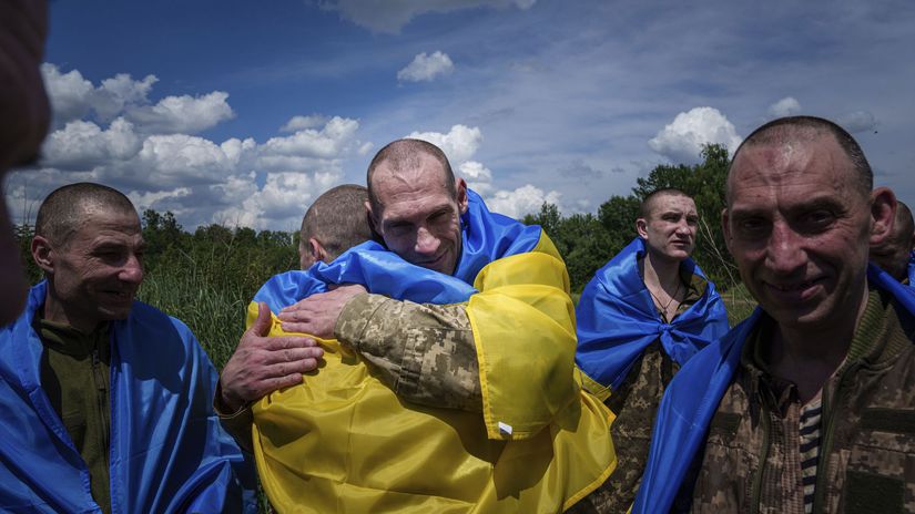 Ked pri vymene zajatcov vojaci placu Ukrajinci ani ruski okupanti sa slzam neubranili Co povedali svojim najblizsim
